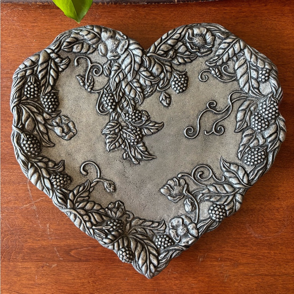 Carson Statesmetal vintage heart-shaped berry vine platter